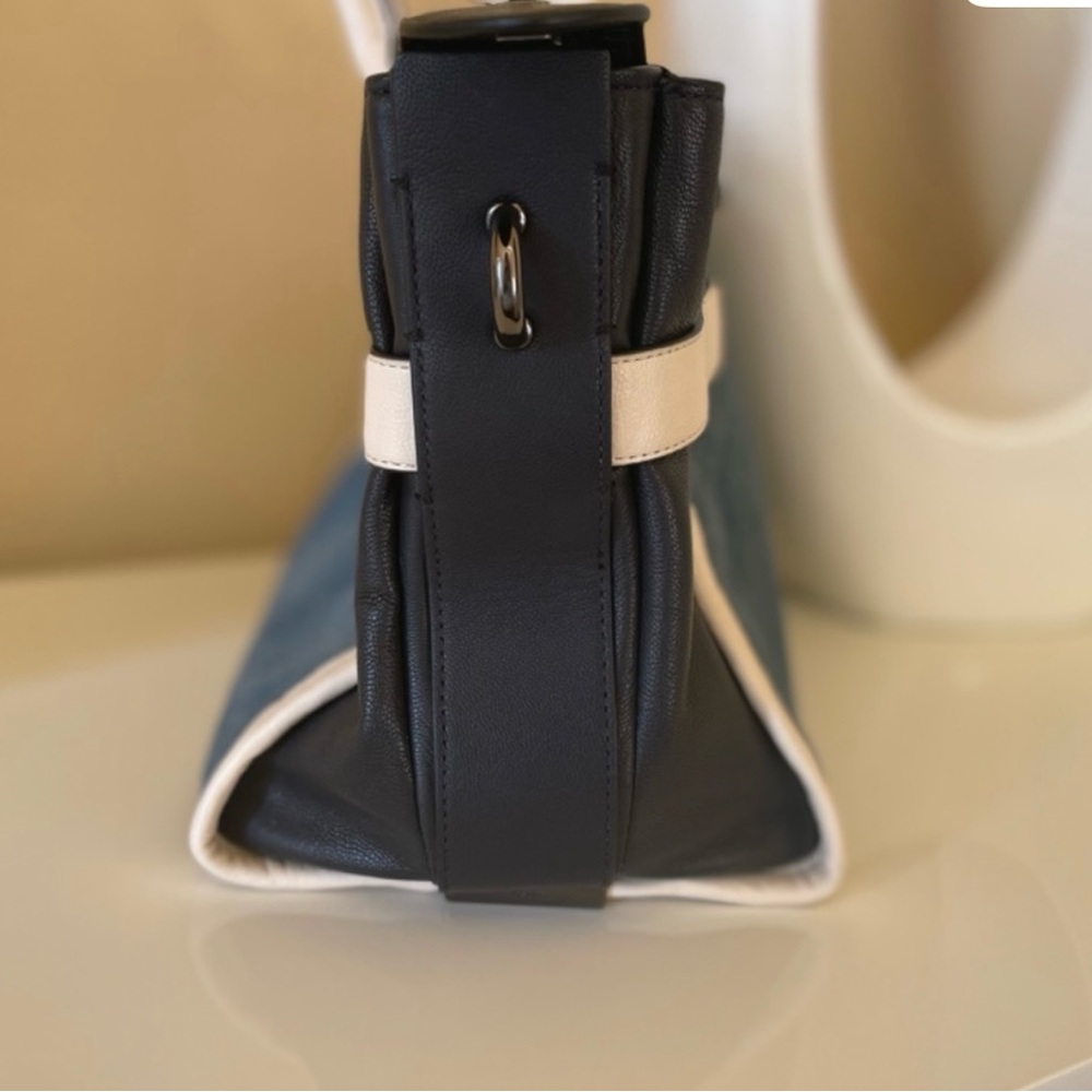 Coach swagger soft denim and navy bag. - Picture 4 of 12
